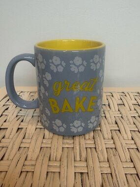 Great Bake Floral Ceramic Mug in Light Grey Color and Yellow